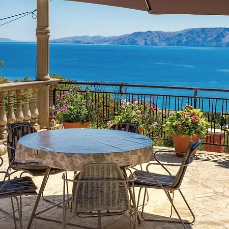 Stunning In With 3 Bedrooms And Wifi