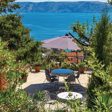 Stunning In With 3 Bedrooms And Wifi *