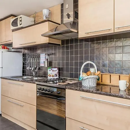Stunning In With 3 Bedrooms And Wifi 公寓 诺维·维诺多尔斯基