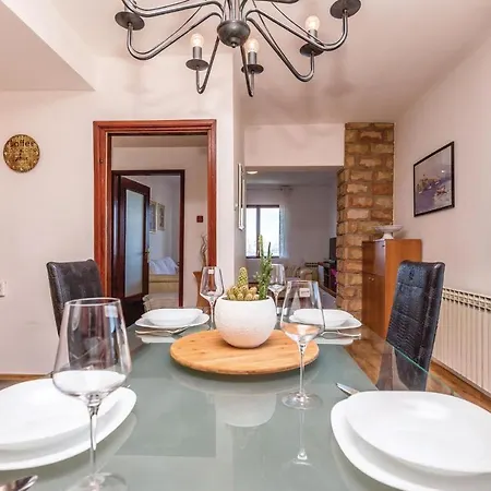 公寓 Stunning In With 3 Bedrooms And Wifi *