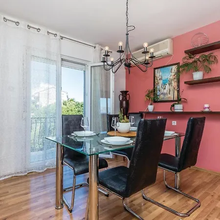 Stunning In With 3 Bedrooms And Wifi * 诺维·维诺多尔斯基