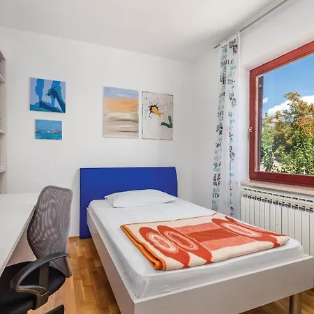 Stunning In With 3 Bedrooms And Wifi * Novi Vinodolski